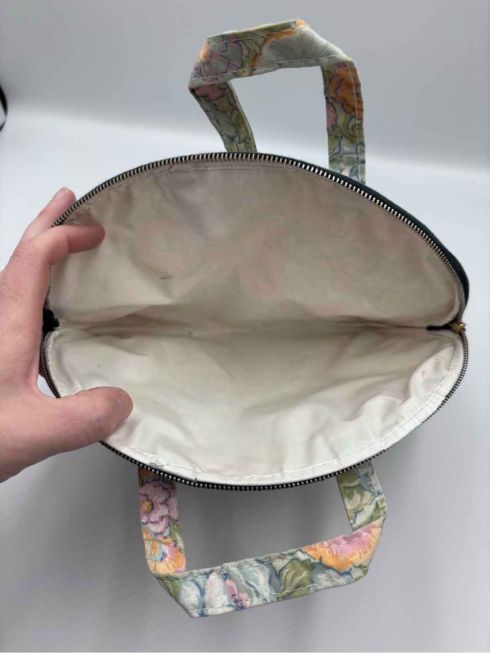 Floral Cosmetics Case - Picture 3 of 4